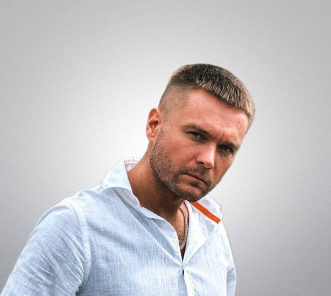 Бекенев Роман